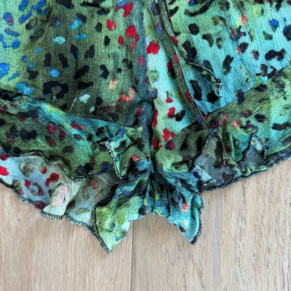 Women’s Green Leopard Print Ruffle Shorts // Size S - Picture 5 of 8
